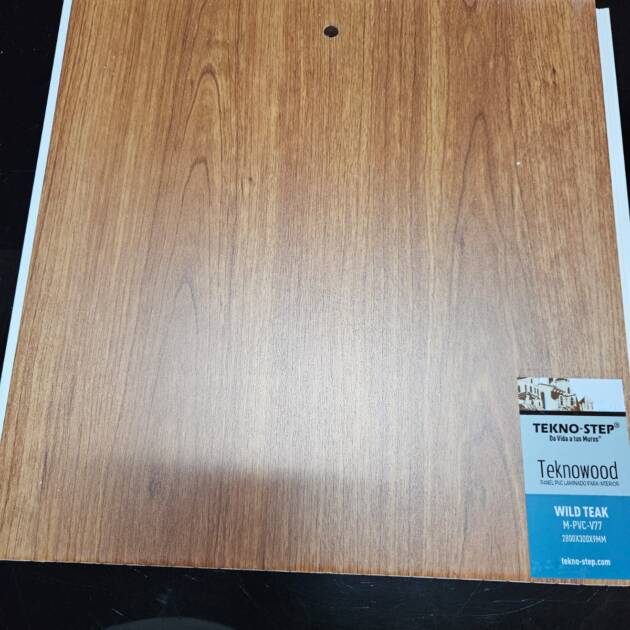 Panel Liso de PVC - Wild teak